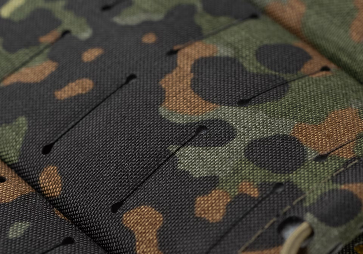 CPC Shingle Panel / Micro Chest Rig Gen4 FLECKTARN