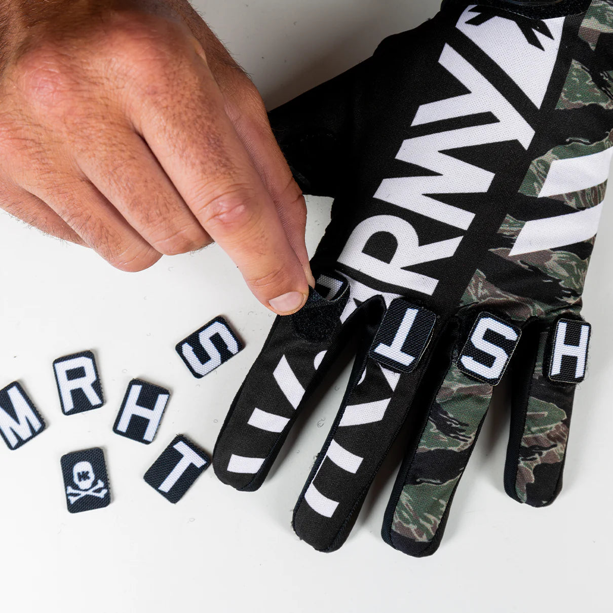 FREELINE KNUCKLEZ GLOVE - TIGERSTRIPE
