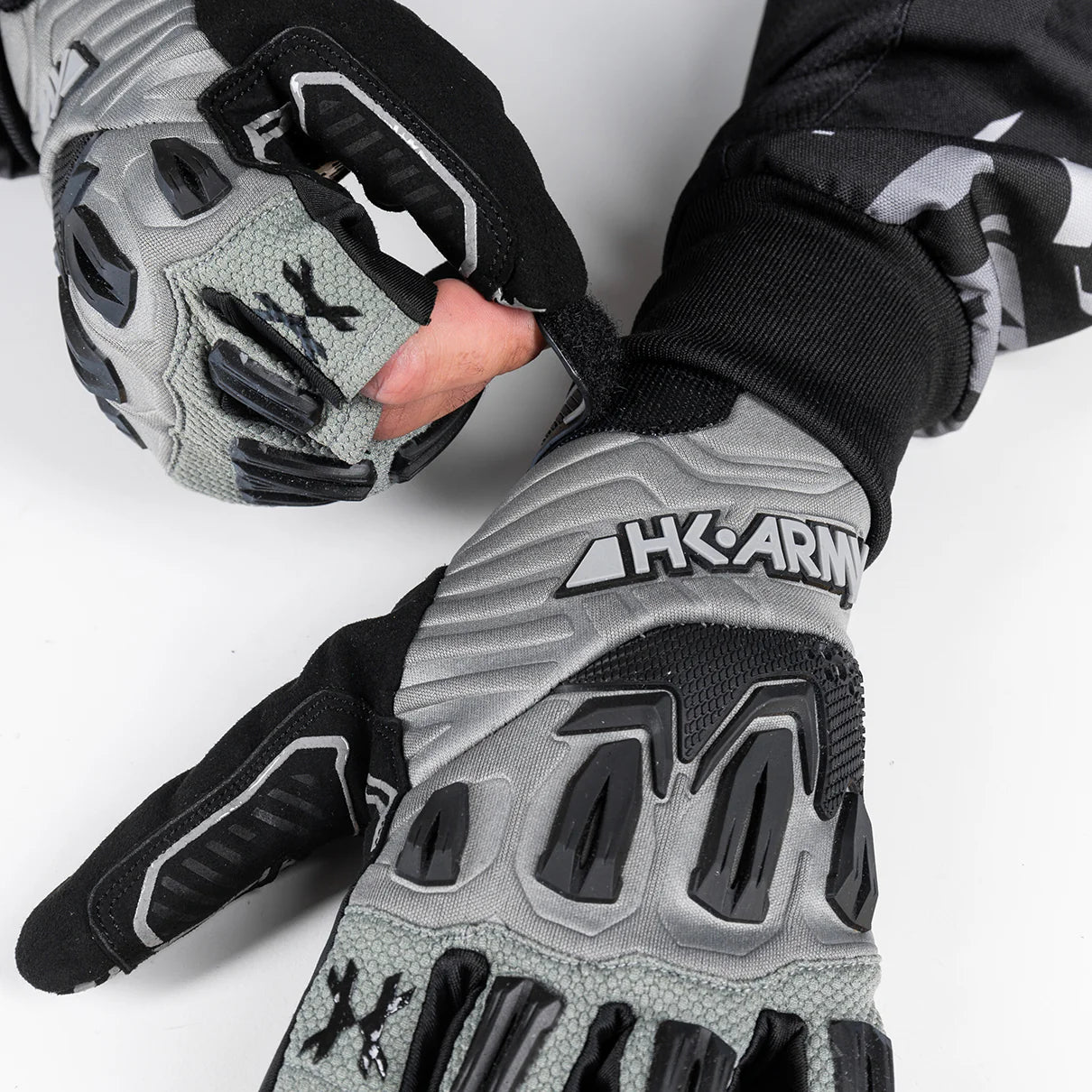 HARDLINE ARMORED GLOVE - GRAPHITE
