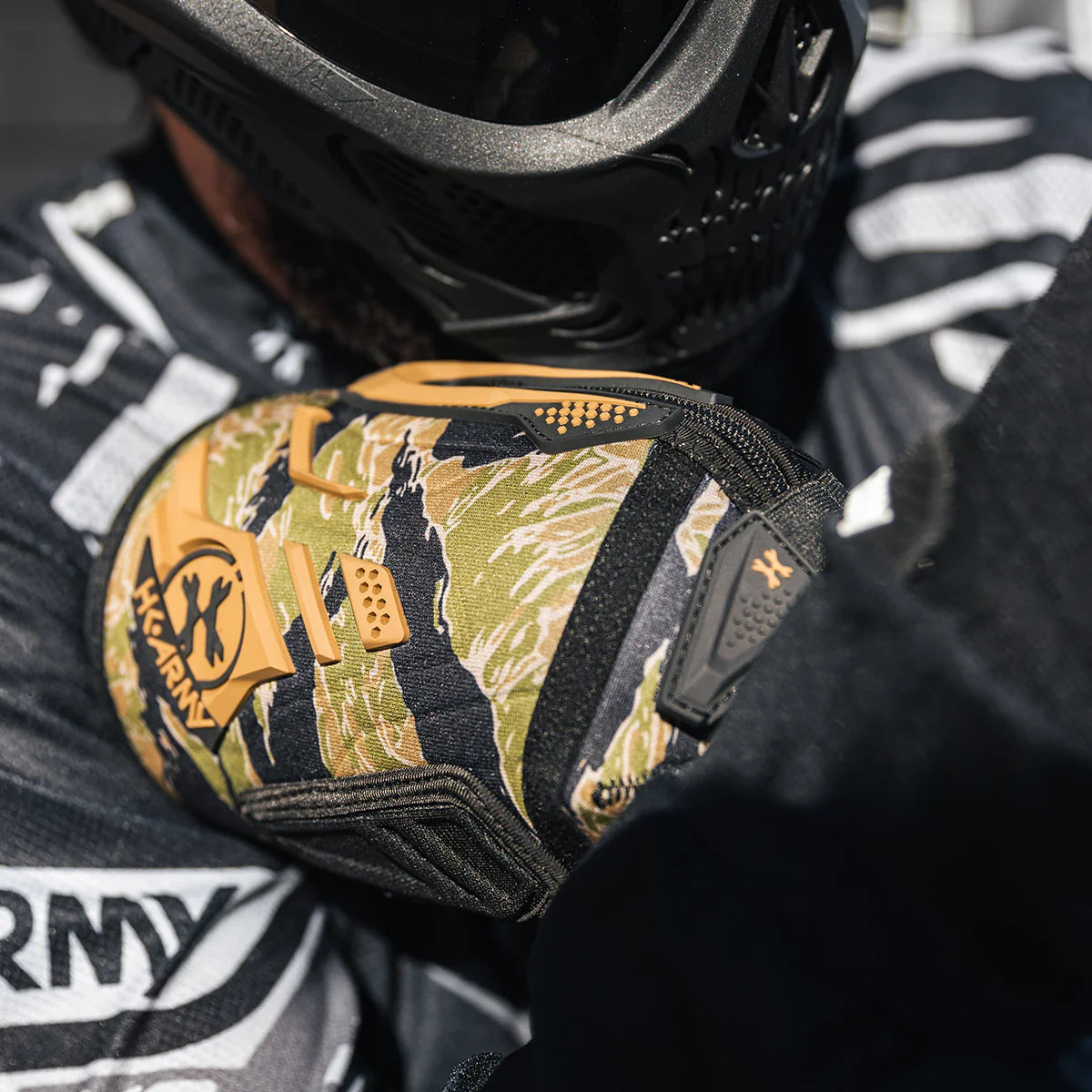 HARDLINE ARMORED TANK COVER - TIGERSTRIPE