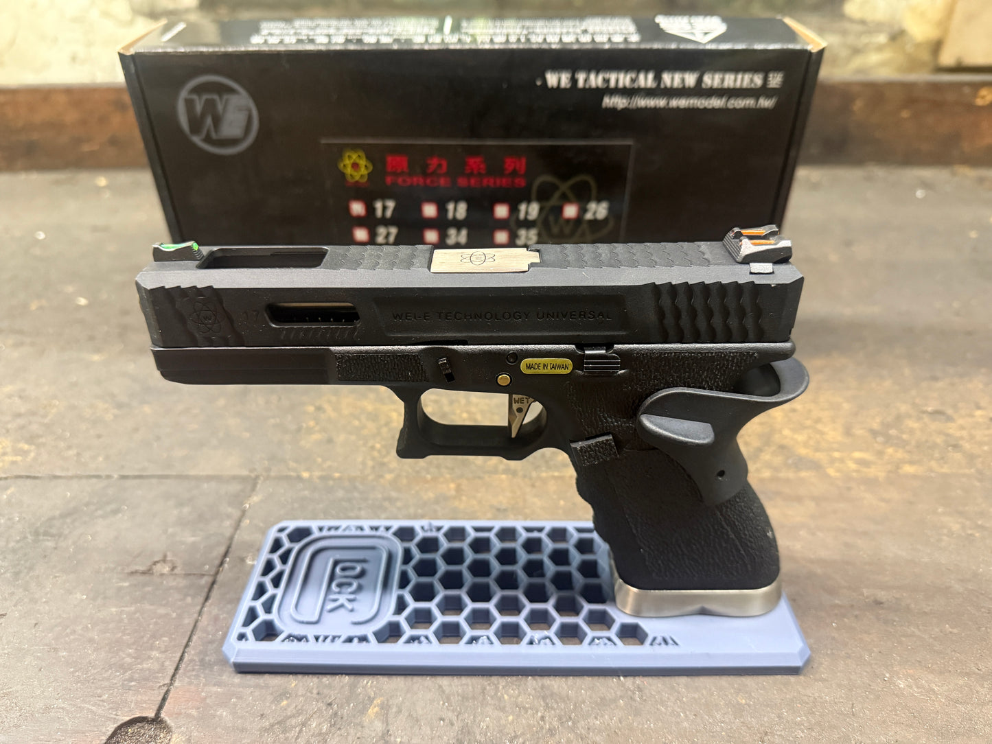 WE G-Force 17 BK Silver Barrel Metal Version GBB SCHWARZ (Gebraucht) No.2