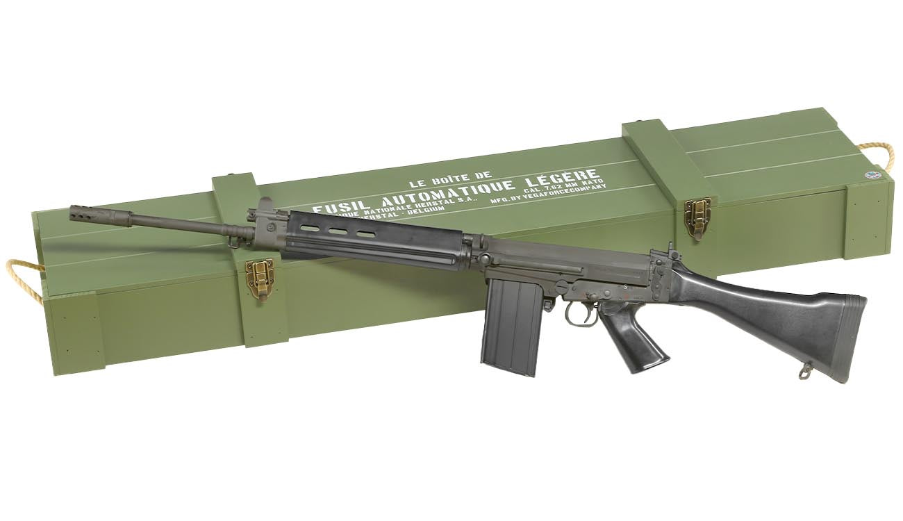 VFC FN Herstal FAL Type III CNC Vollmetall Gas-Blow-Back 6mm BB schwarz inkl. Holzkiste - Deluxe Version