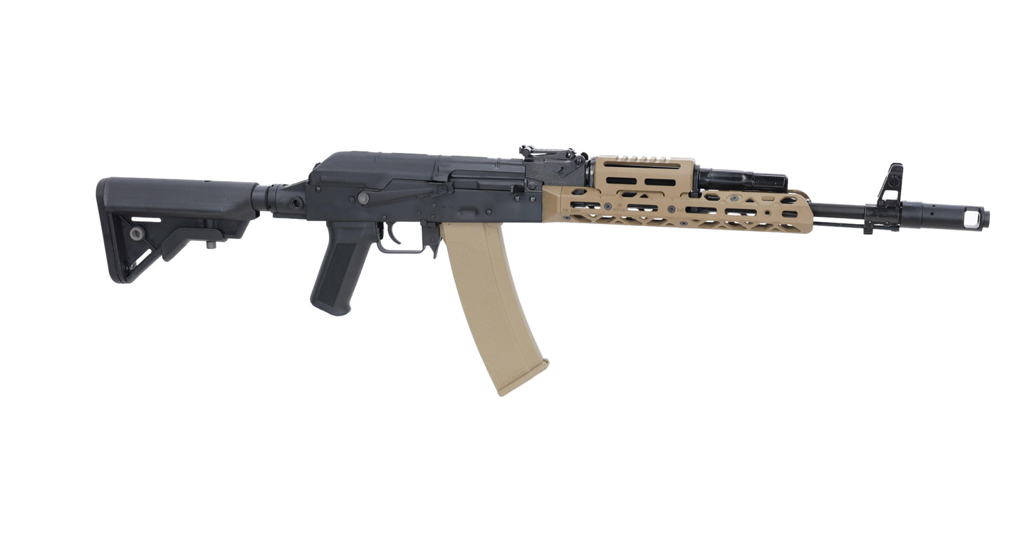 Specna Arms KPYK AK SA-PJ15 PRIME™ BLDC™ Aster II ETU Sturmgewehr – Halbbraun / Tan (unter 0,5 Joule)