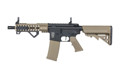 Specna Arms SA-C17 CORE™ Gen. 2 HAL™ ETU ASG Karabiner – Halbbraun / Half-Tan (unter 0,5 Joule)