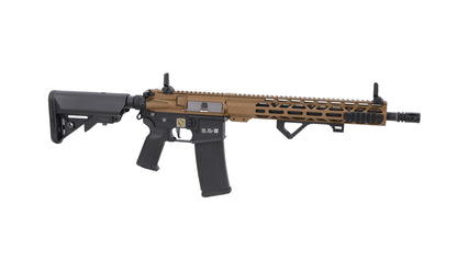 Specna Arms Rock River Arms SA-P24 PRIME™ BLDC™ Aster II ETU Karabiner – Chaos Bronze (0,5 Joule)