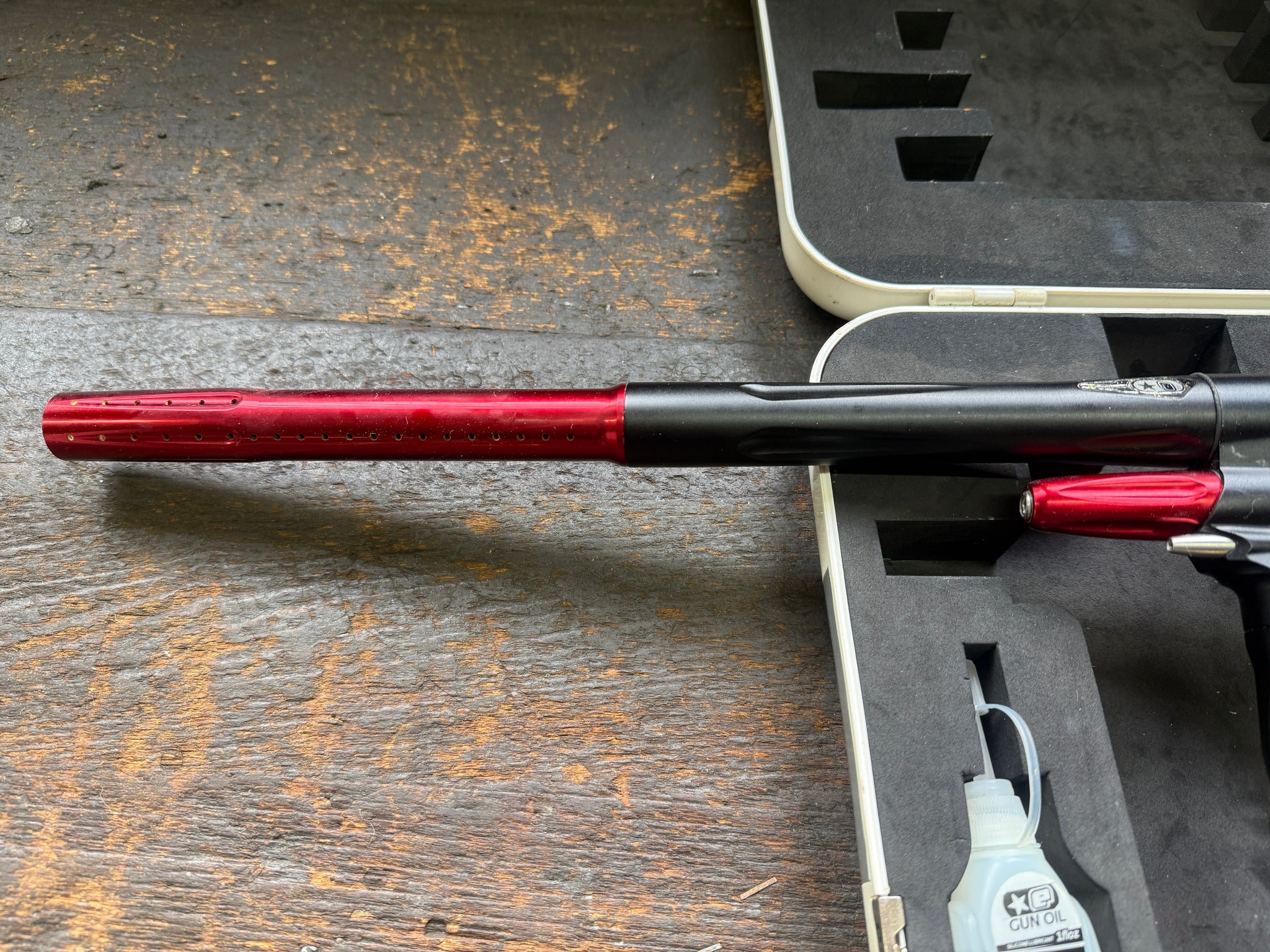 Planet Eclipse Ego 8 - Schwarz / Rot mit Custom SPD 'Dogs of War' Grips (Gebraucht, Ungetestet)