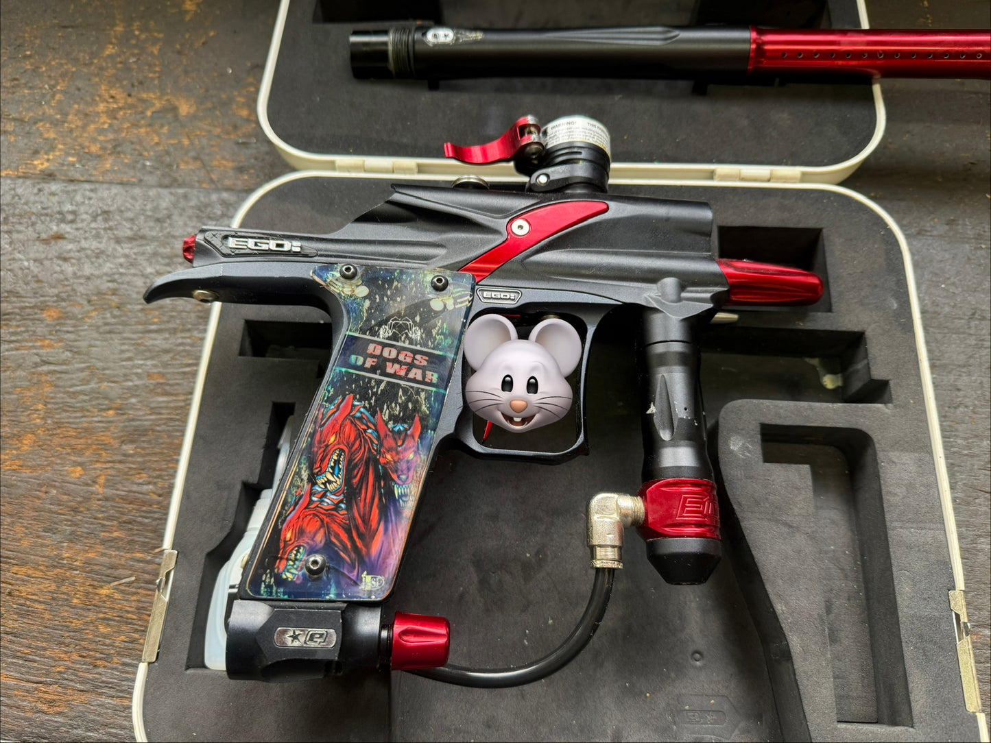 Planet Eclipse Ego 8 - Schwarz / Rot mit Custom SPD 'Dogs of War' Grips (Gebraucht, Ungetestet)