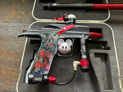 Planet Eclipse Ego 8 - Schwarz / Rot mit Custom SPD 'Dogs of War' Grips (Gebraucht, Ungetestet)