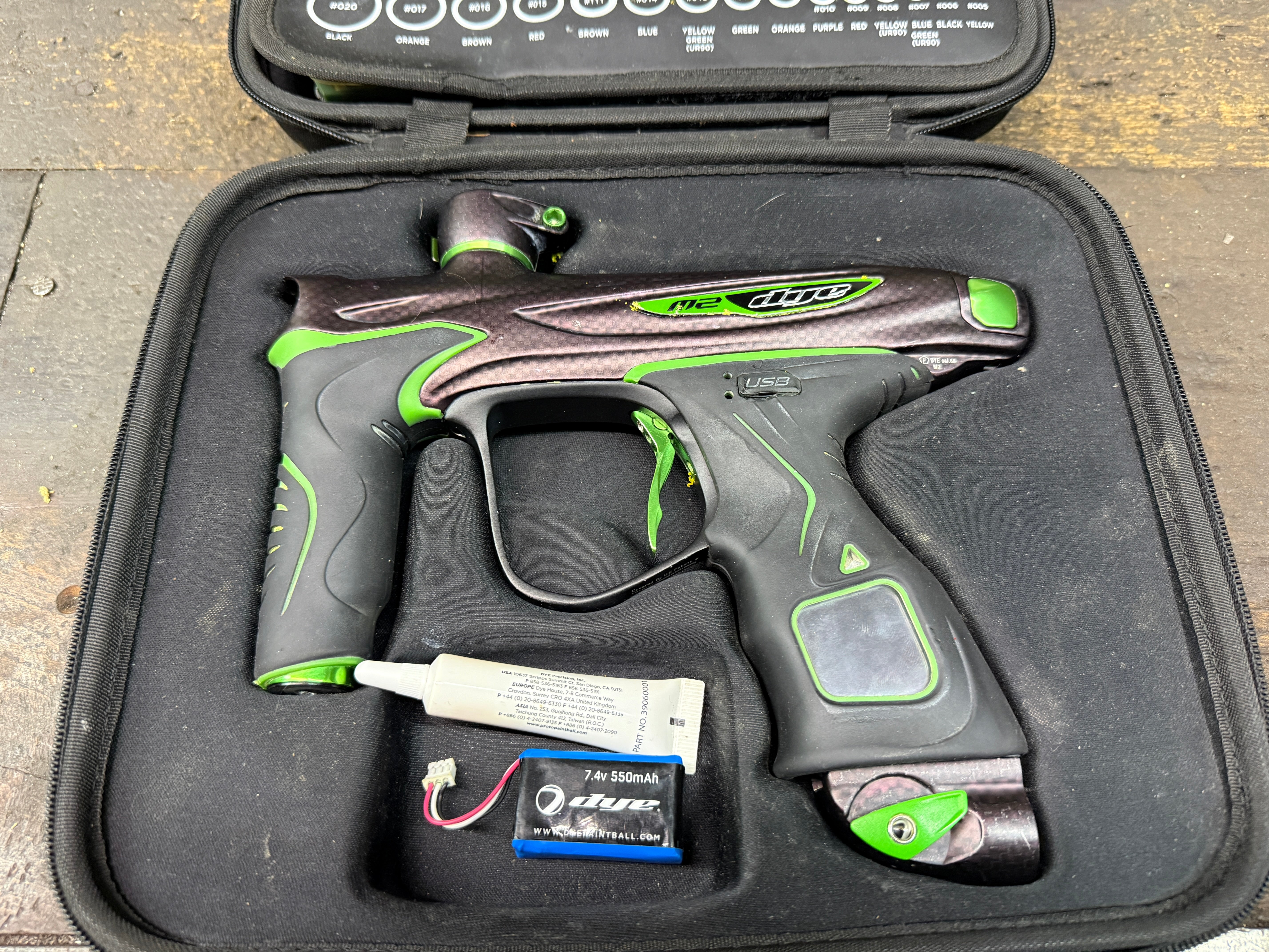 Dye M2 Electronic Paintball Markierer - Carbon / Lime (Gebraucht, Ungetestet)