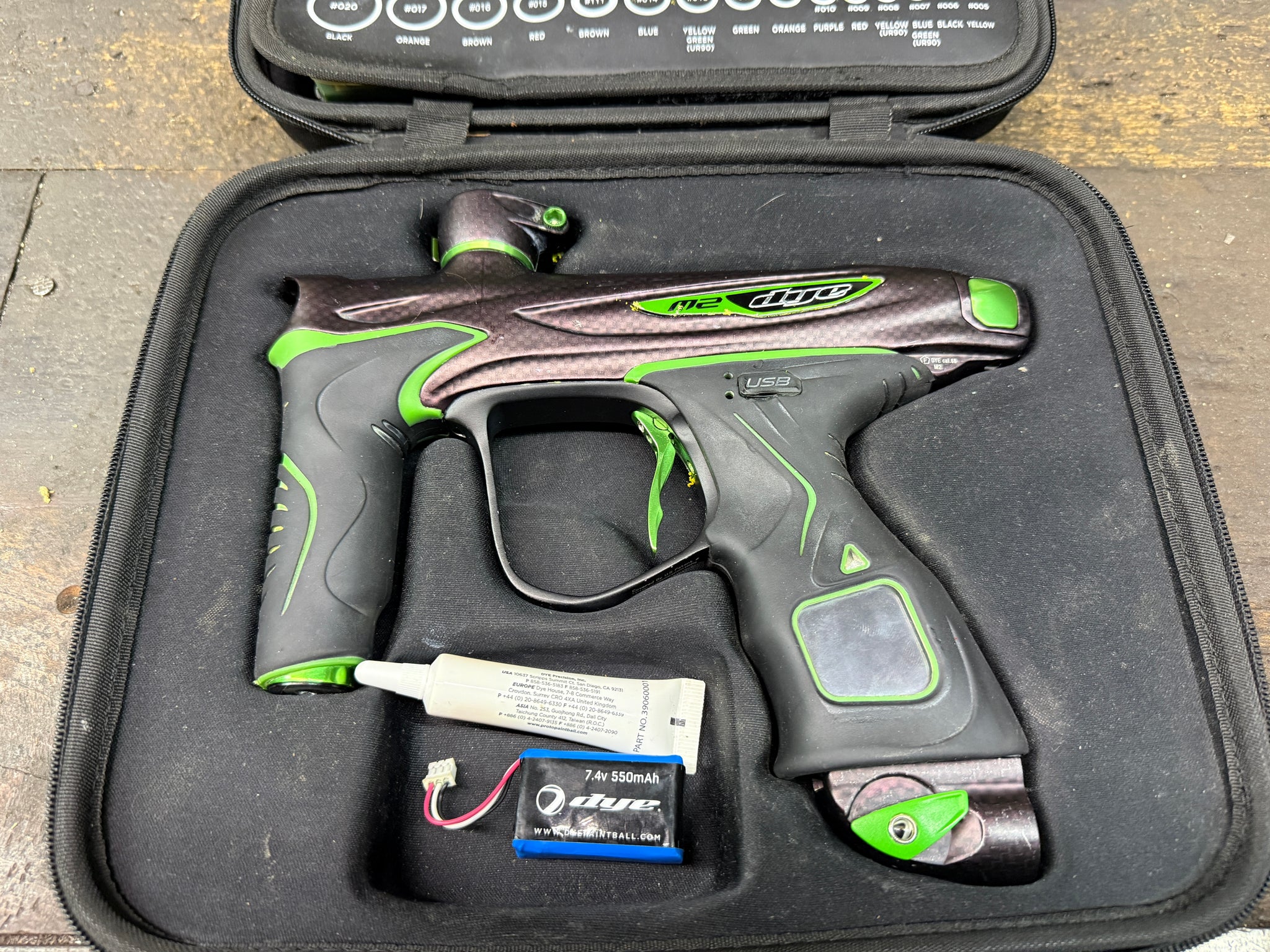 Dye M2 Electronic Paintball Markierer - Carbon / Lime (Gebraucht, Ungetestet)