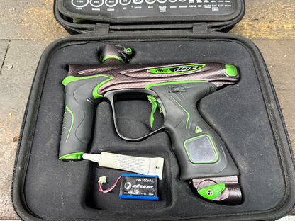 Dye M2 Electronic Paintball Markierer - Carbon / Lime (Gebraucht, Ungetestet)