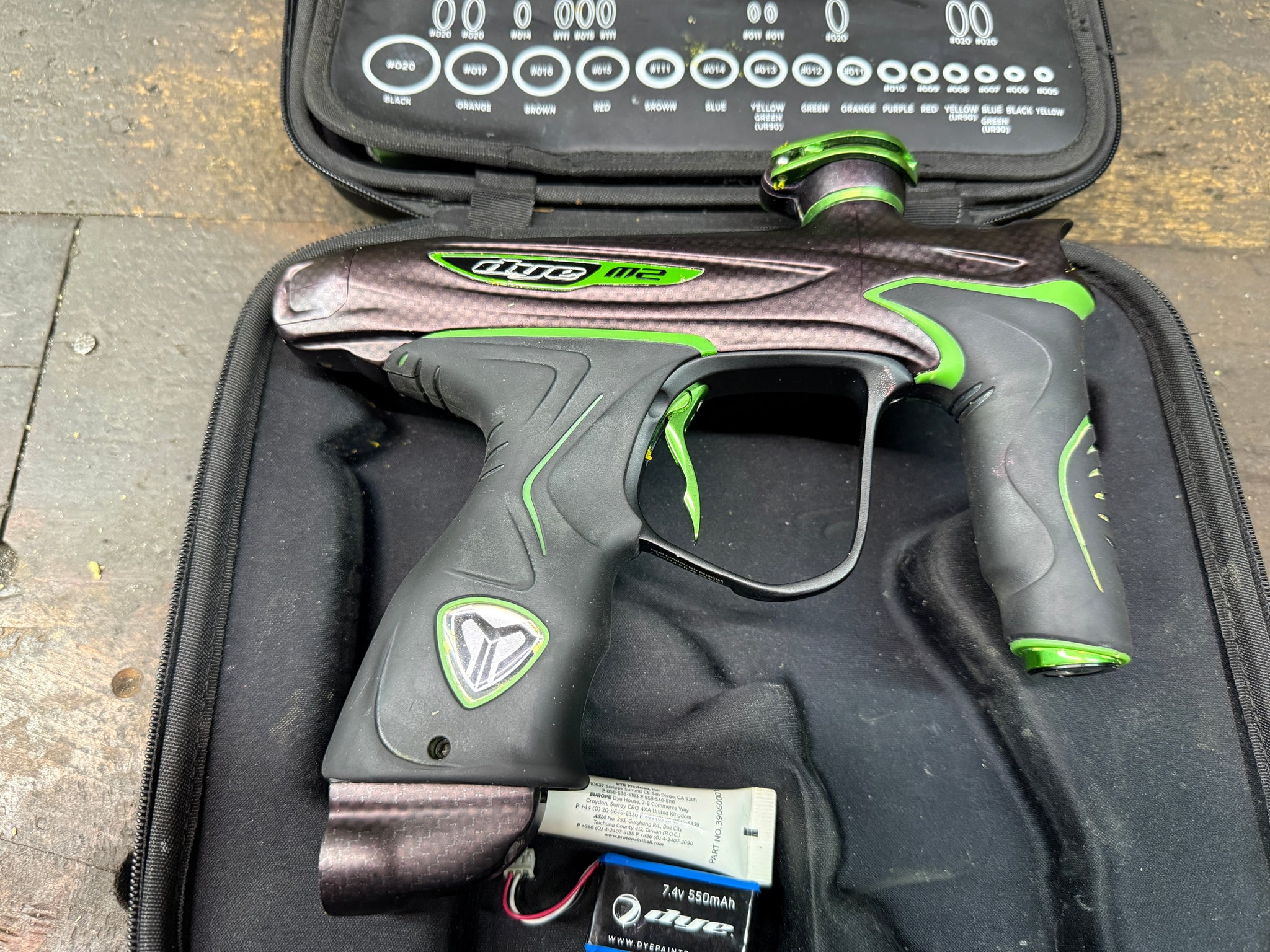 Dye M2 Electronic Paintball Markierer - Carbon / Lime (Gebraucht, Ungetestet)