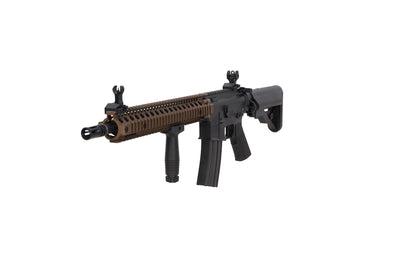 Specna Arms Colt x Daniel Defense MK18 SA-P26 PRIME™ BLDC™ Aster II ETU 14.5'' Sturmgewehr – Chaos Bronze (unter 0,5 Joule)